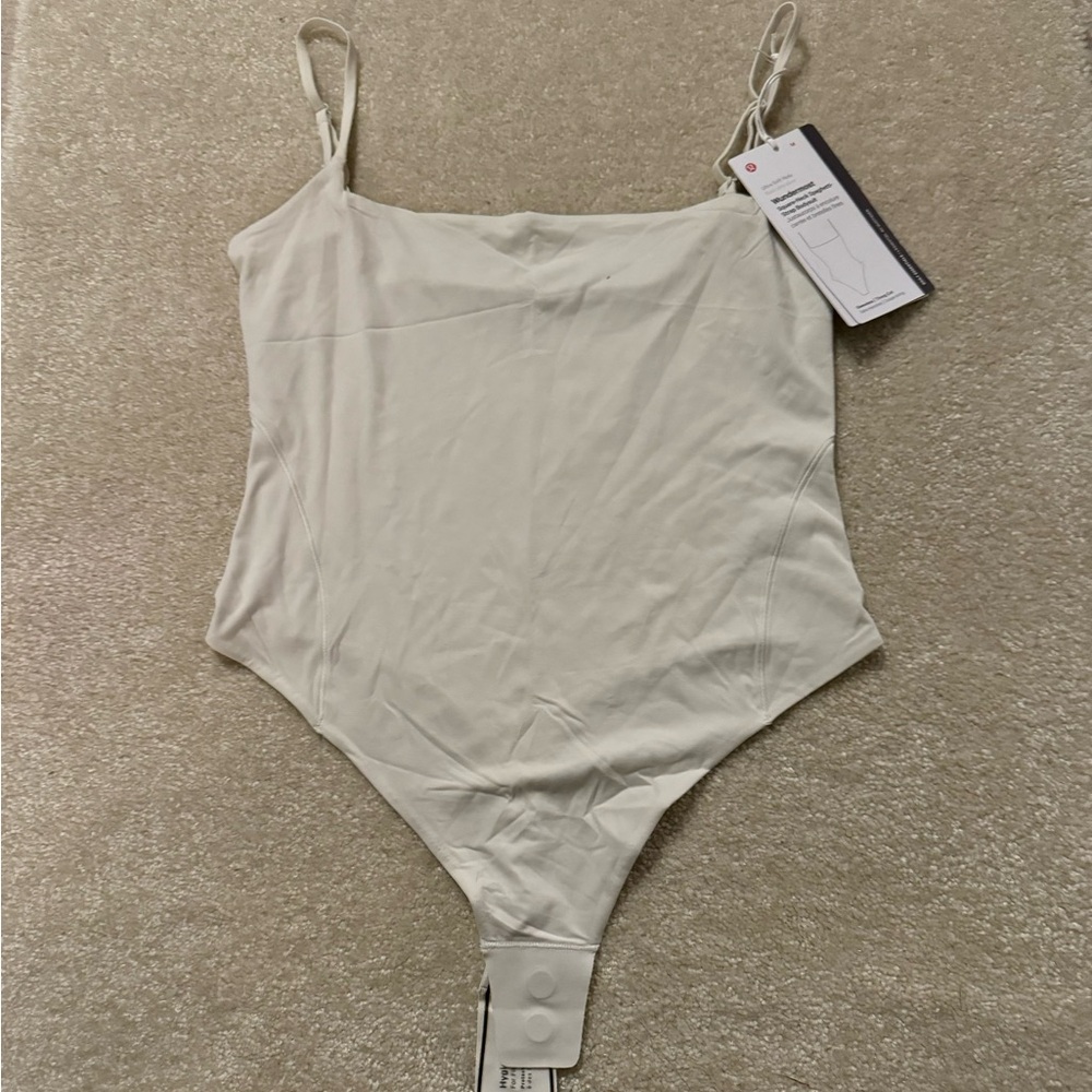 Lululemon bodysuit Wundermost Nulu square N spaghetti strap